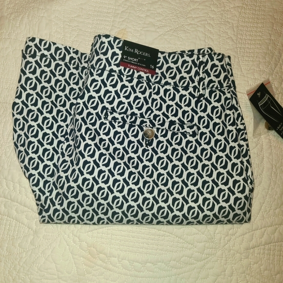 Patterned shorts - Picture 3 of 5